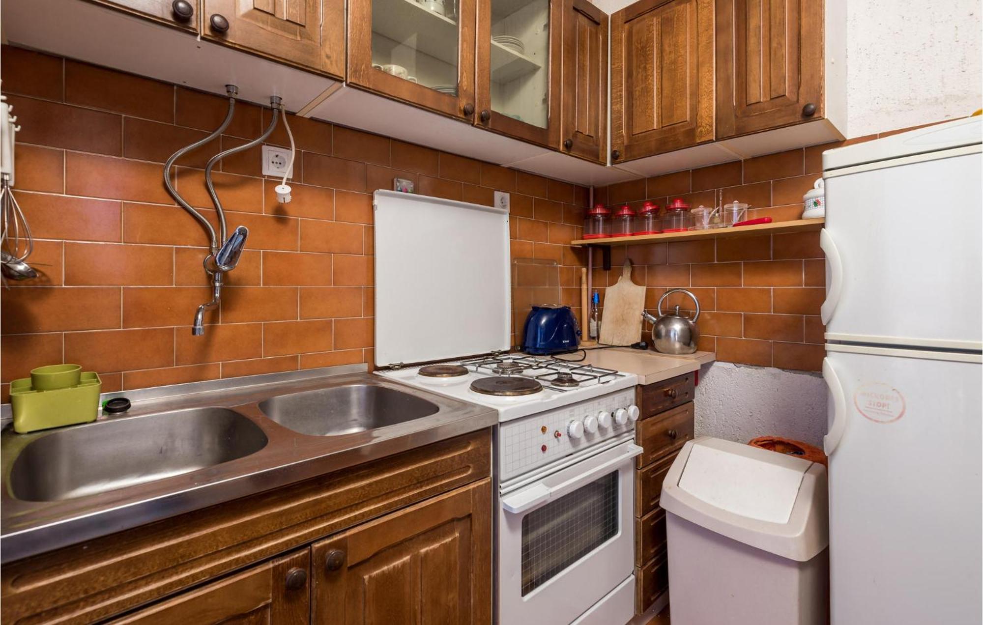 2 Bedroom Nice Apartment In Jablanac Extérieur photo